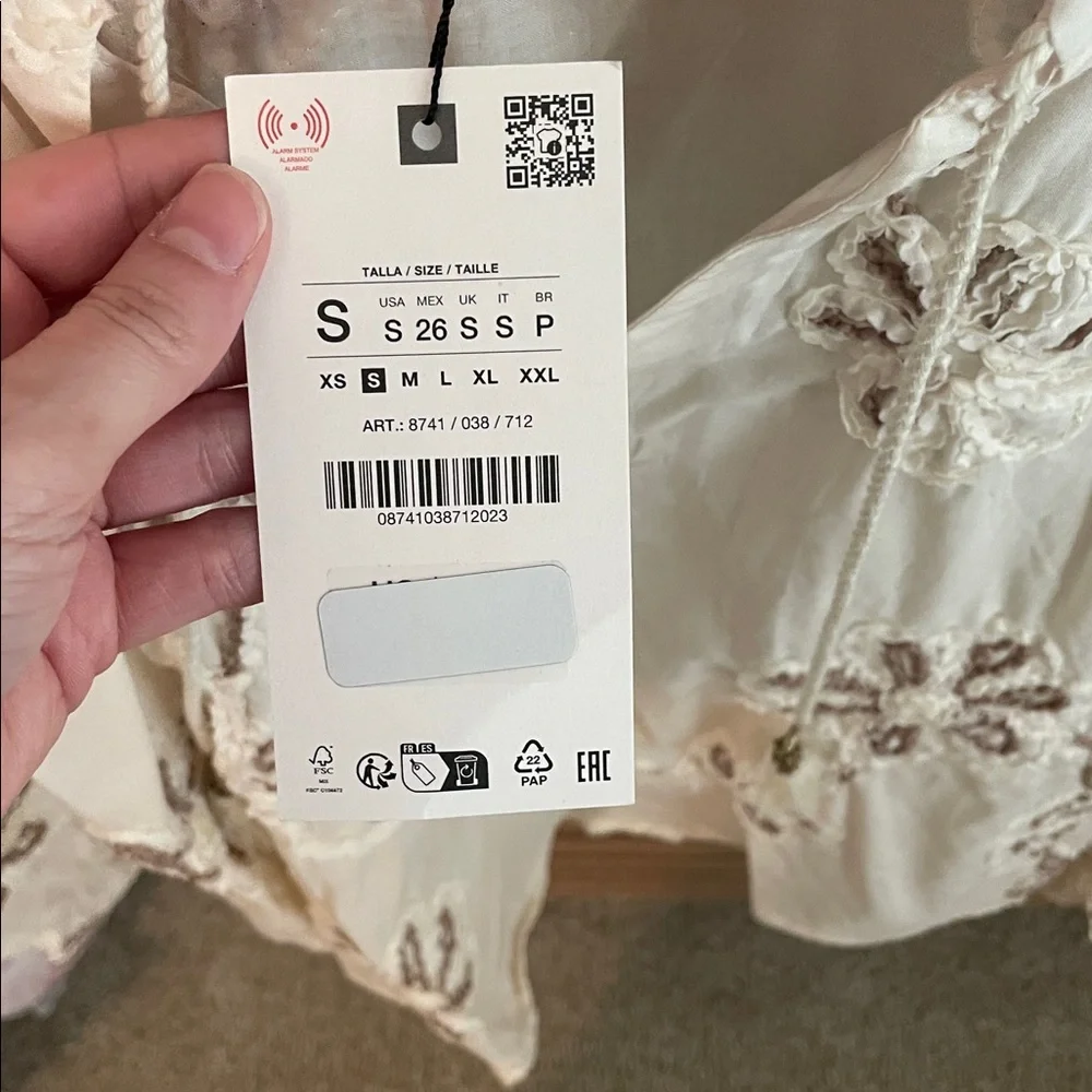 Zara embroidered top - Picture 2 of 2